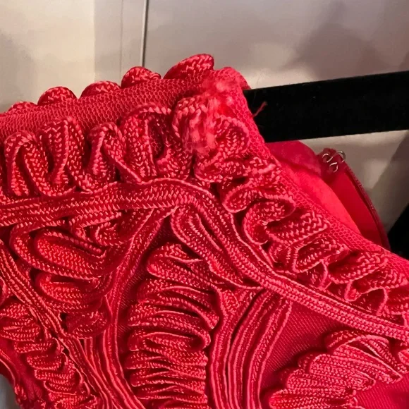 Red dress - Picture 8 of 9